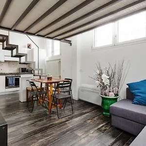 https://navigli-luxury-loft-apartment-in-milano.italymilanhotels.net