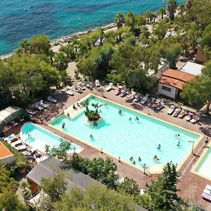 https://villaggio-dei-fiori-sanremo.hotelitalianriviera.com