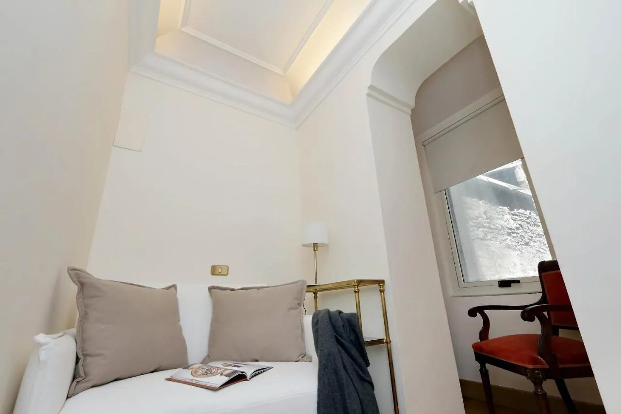 Elegant Apartment Nearby Trevi Fountain Rzym