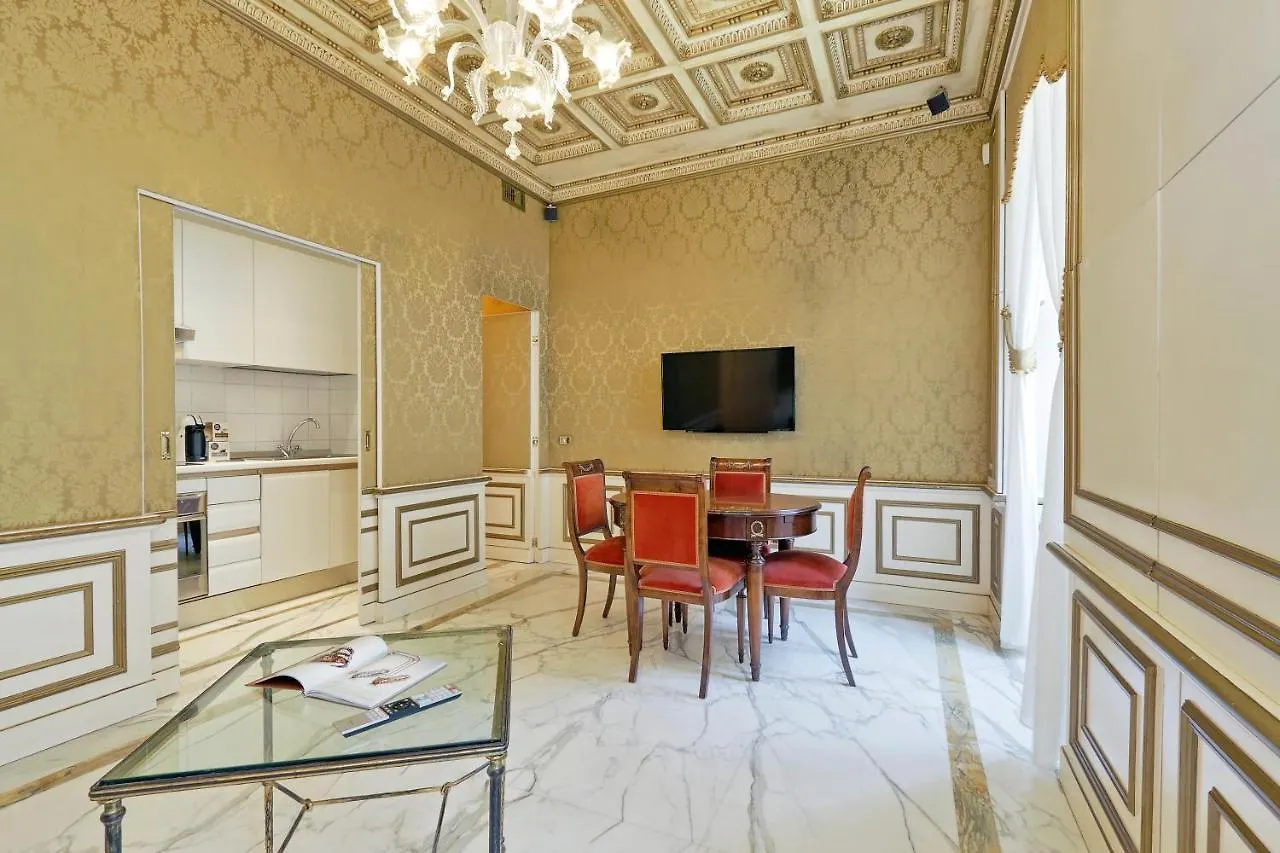 Elegant Apartment Nearby Trevi Fountain Rome